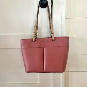 Like new Michael Kors Bedford Purse